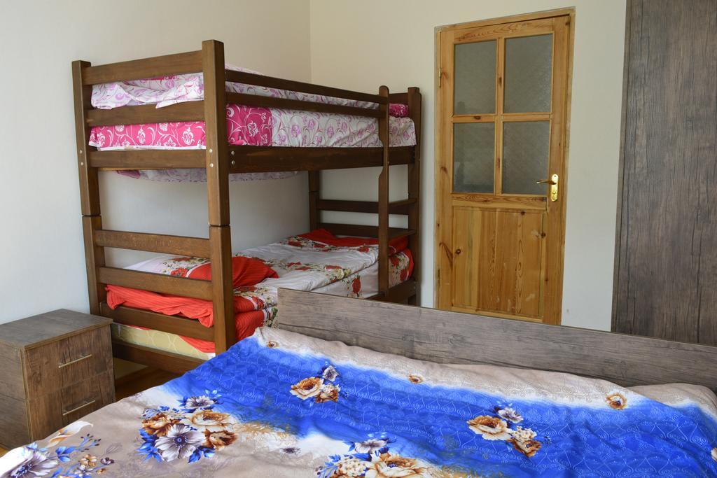 Zaza'S House Hotell Kazbegi Exteriör bild